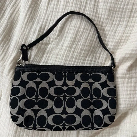 Coach Black and Gray Signature Jacquard Shoulder Bag - Picture 2 of 5